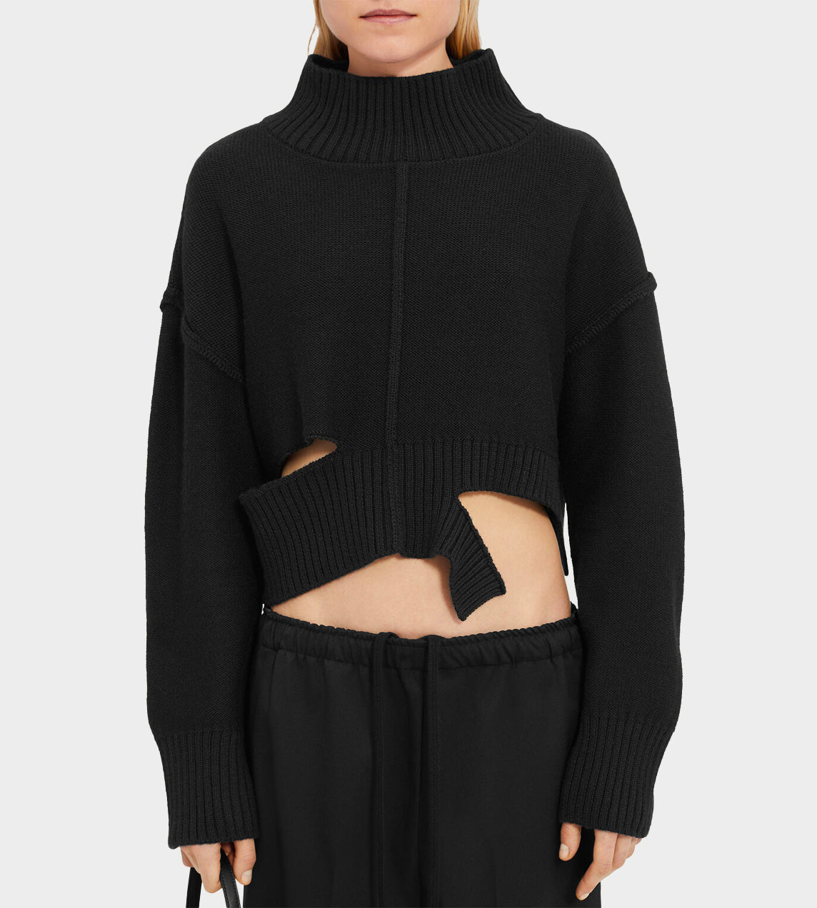 Cut-out Crop Sweater Blk