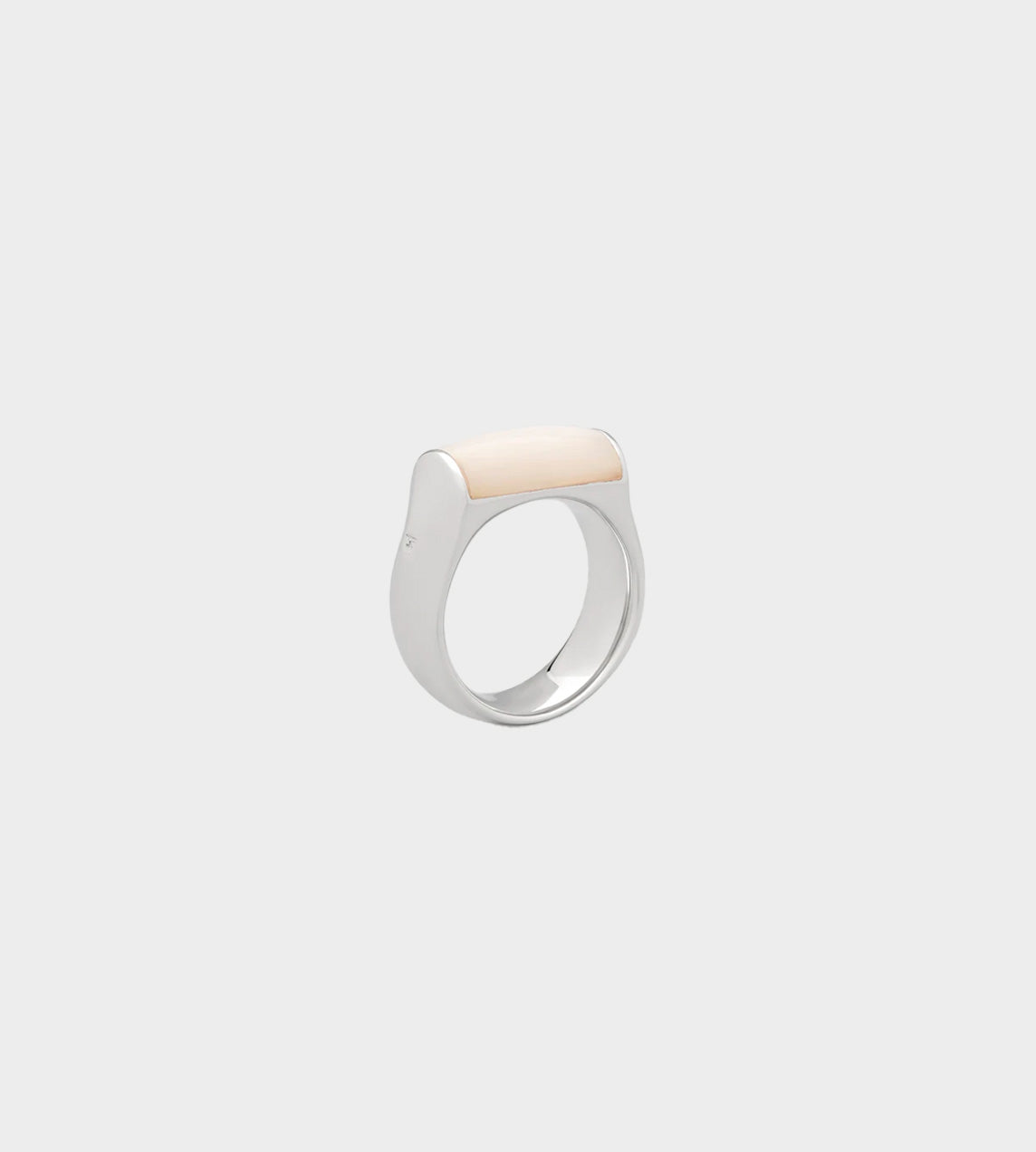 Crest Ring White MOP