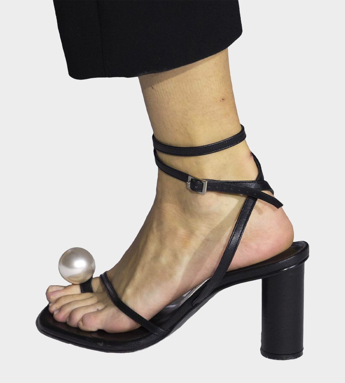 Pearl Toe Sandals Black